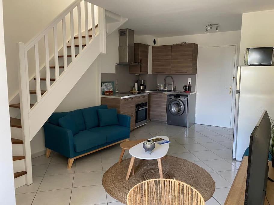 Ravissant T3 En Duplex Proche Mer La Londe-les-Maures Esterno foto