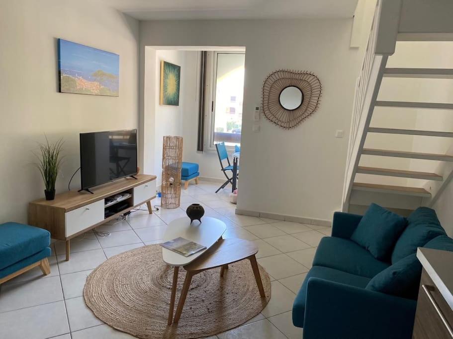 Ravissant T3 En Duplex Proche Mer La Londe-les-Maures Esterno foto